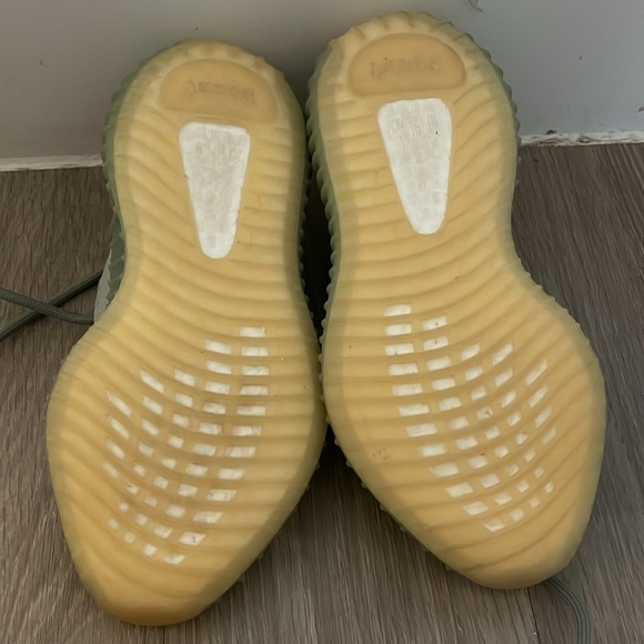 Yeezy Boost 350 v2 Desert Sage - Picture 2 of 5